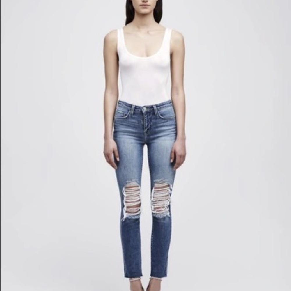*Gently used L’agence Luna High Rise Straight leg Jeans w/frayed bottoms- SZ 28